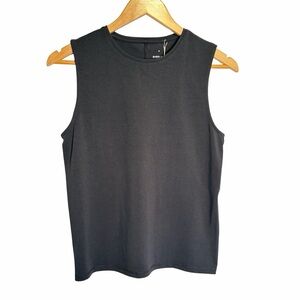 Everlane The Form Tank in Black, Size M NWT